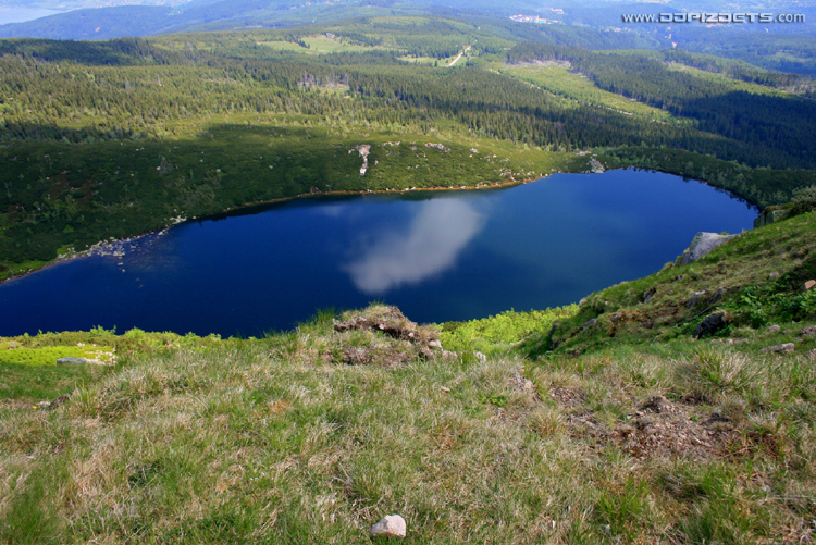 mountain_lake